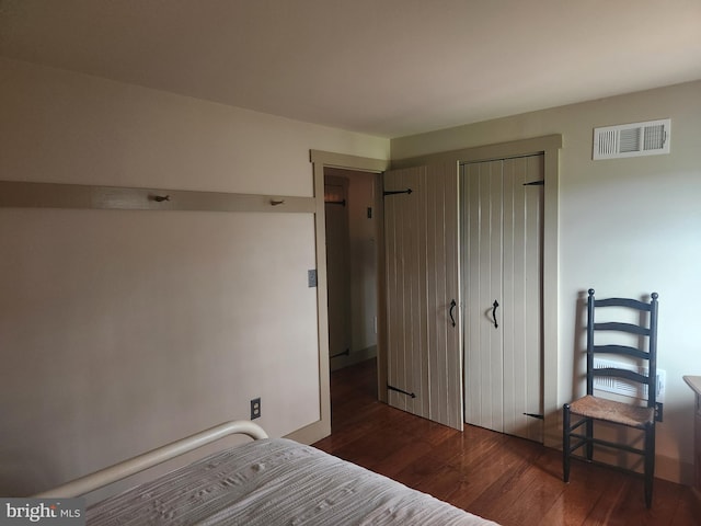 2569 White Oak Rd, Strasburg, PA 17579 - bedroom with wood finished floors and a closet