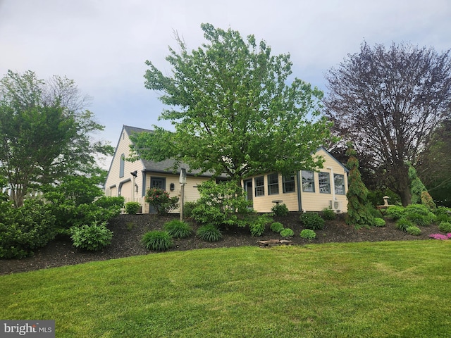 2569 White Oak Rd, Strasburg, PA 17579 - view of front facade featuring a front lawn