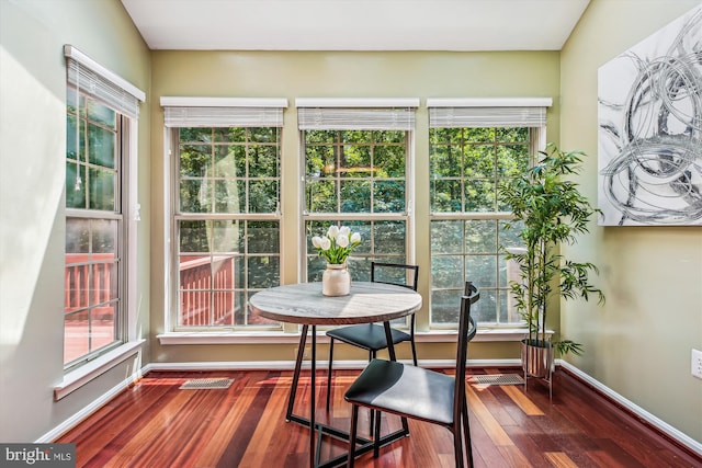 14329 Long Channel Dr, Germantown, MD 20874 - sunroom with wood finished floors and baseboards