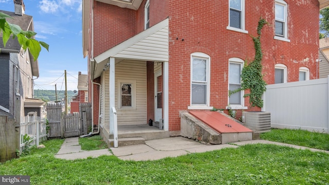501 W 4th St, Bethlehem, PA 18015 - back of house with brick siding