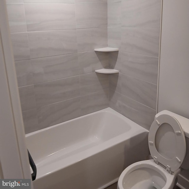 1909 Hughes Shop Rd, Westminster, MD 21158 - bathroom featuring toilet and tub / shower combination