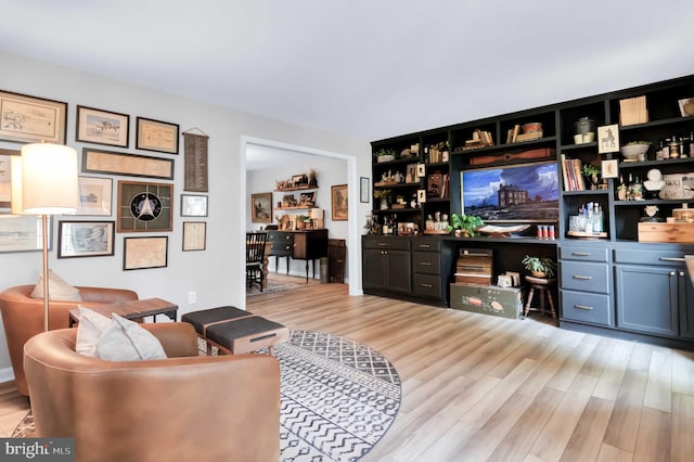 12513 Dardanelle Ct, Herndon, VA 20170 - living area with light wood finished floors