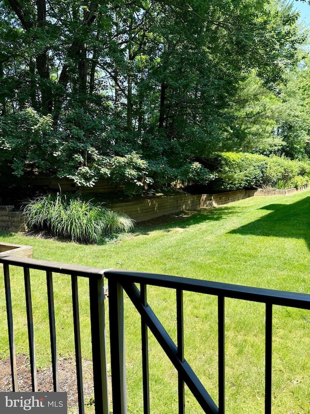 301 Byberry Rd Unit H10, Philadelphia, PA 19116 - view of grassy yard
