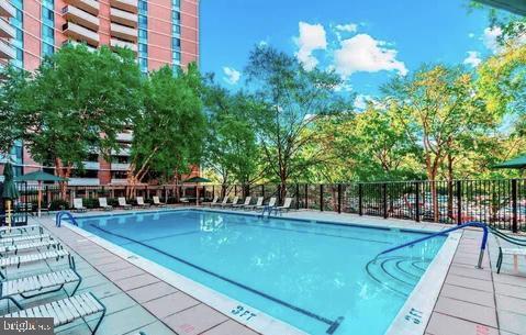 4620 N Park Ave N Unit 502W, Chevy Chase, MD 20815 - view of community pool
