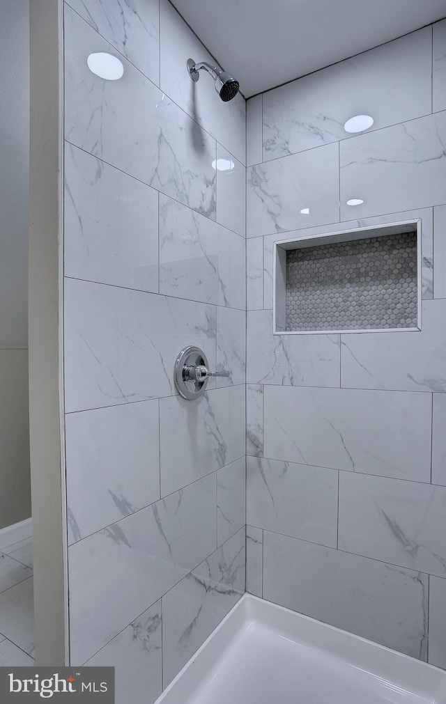 1204 Krueger Ave, Rosedale, MD 21237 - full bathroom featuring a tile shower