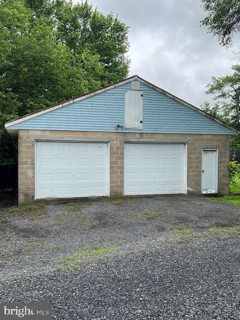 6598 Carlisle Pike, Mechanicsburg, PA 17050 - view of detached garage