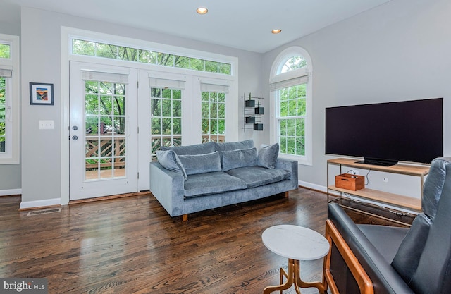712 Arch Hall Ln, Alexandria, VA 22314 - living room featuring wood finished floors and recessed lighting