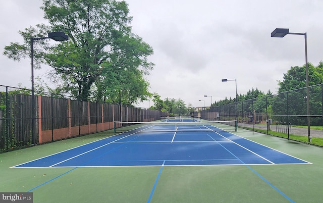 712 Arch Hall Ln, Alexandria, VA 22314 - view of tennis court
