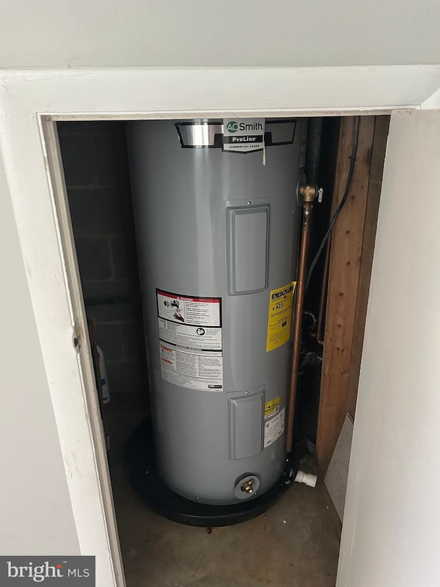 123 Big Chimney Br Unit 9-4, Upper Marlboro, MD 20774 - utilities featuring water heater