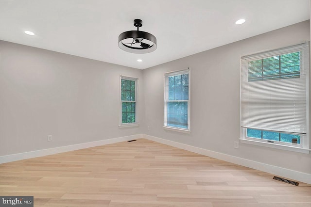 166 Neil Ct, Princeton, NJ 08540 - empty room featuring healthy amount of natural light, light wood-style floors, ceiling fan, and recessed lighting
