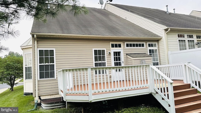 7201 Torpoint Ct, Hanover, MD 21076 - back of property featuring a wooden deck