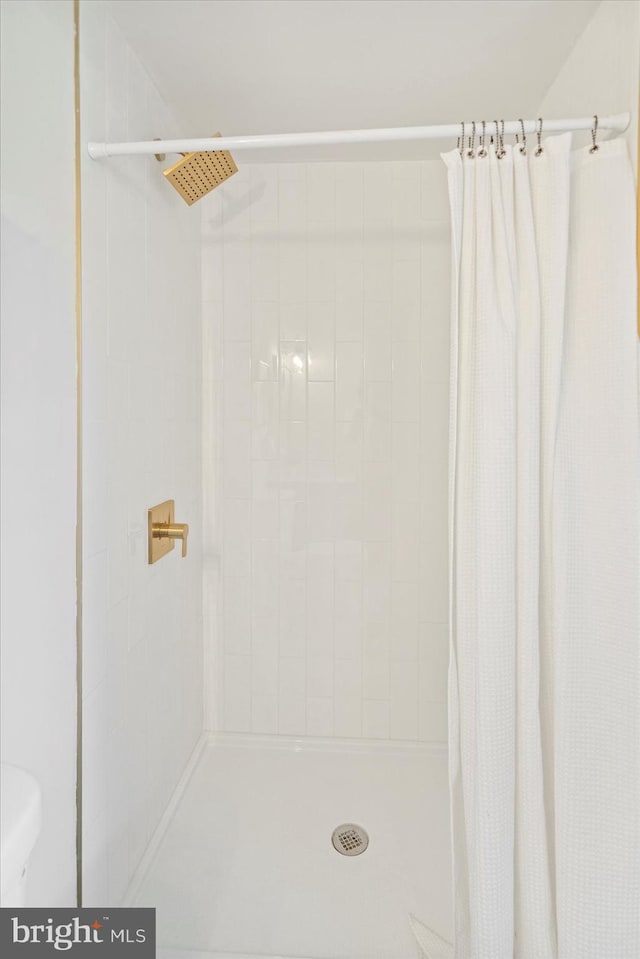 3402 Stevenswood Ct, Baltimore, MD 21244 - full bathroom with a tile shower