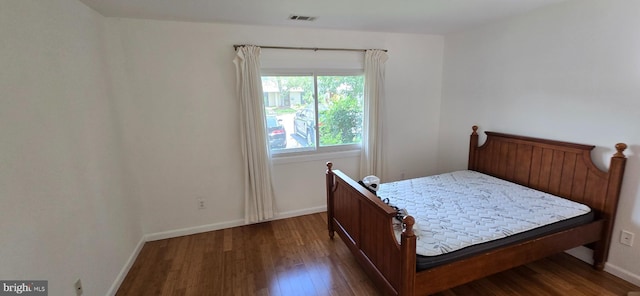 350 Juniper Ct, Herndon, VA 20170 - bedroom featuring wood finished floors