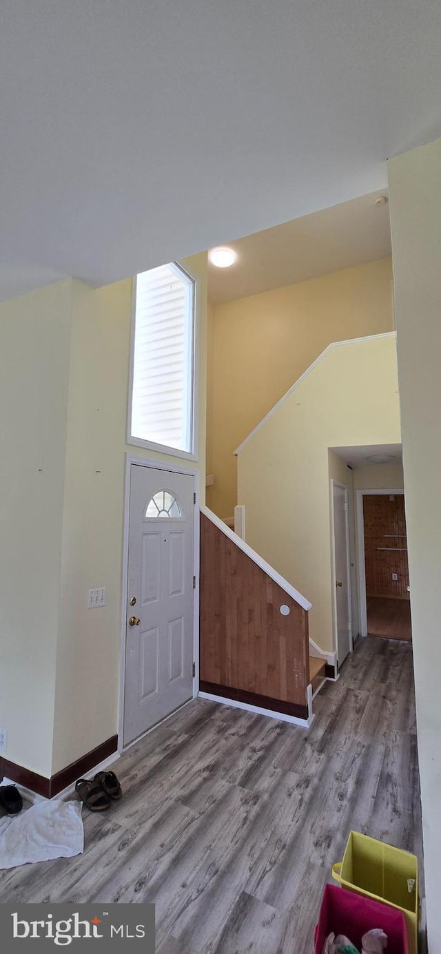 350 Juniper Ct, Herndon, VA 20170 - entryway featuring wood finished floors and baseboards