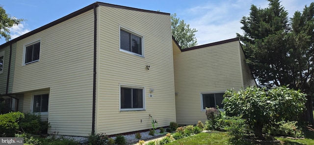 350 Juniper Ct, Herndon, VA 20170 - back of house