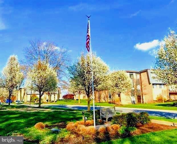 2 Stonehenge Cir Unit 2A-2, Baltimore, MD 21208 - view of home's community with a yard
