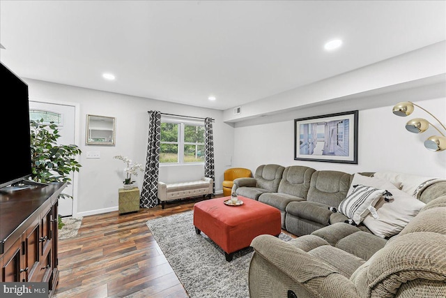 15 Willow Ct, Elkton, MD 21921 - living area featuring dark wood-type flooring and recessed lighting