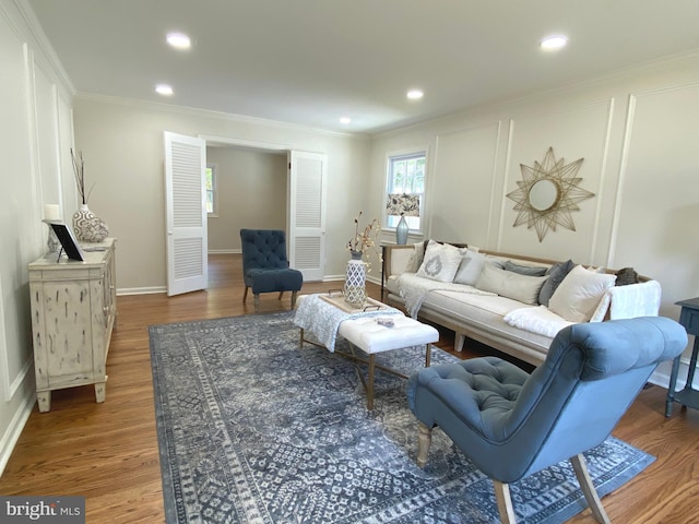 3103 Woodhaven Dr, Cinnaminson, NJ 08077 - living area featuring crown molding, wood finished floors, and recessed lighting