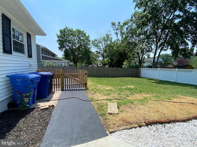 3103 Woodhaven Dr, Cinnaminson, NJ 08077 - fenced yard with a gate