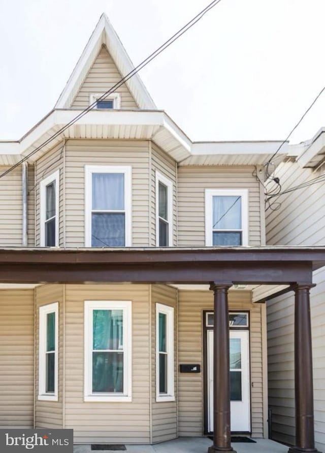 421 N Hanover St, Carlisle, PA 17013 - view of front of house