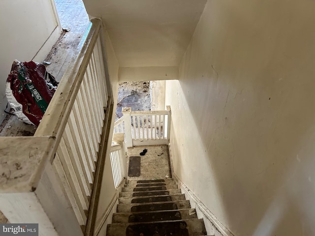 210 Highland Ave, Trenton, NJ 08618 - view of staircase