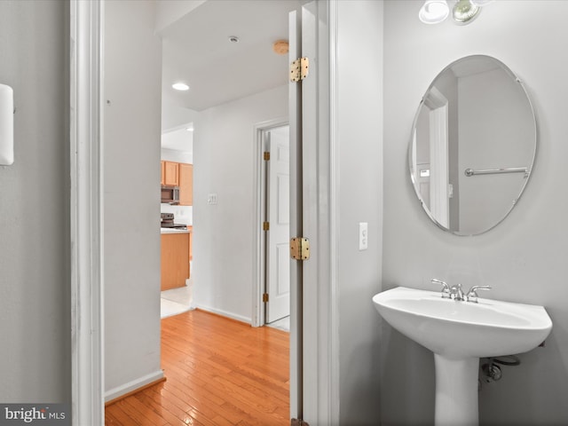 2135 Vittoria Ct Unit 33, Bowie, MD 20721 - bathroom with hardwood / wood-style flooring and recessed lighting