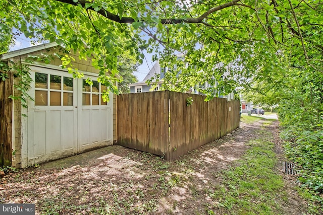 5100 Eugene Ave, Baltimore, MD 21206 - view of yard featuring an outbuilding