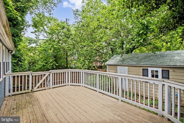 5100 Eugene Ave, Baltimore, MD 21206 - view of wooden deck