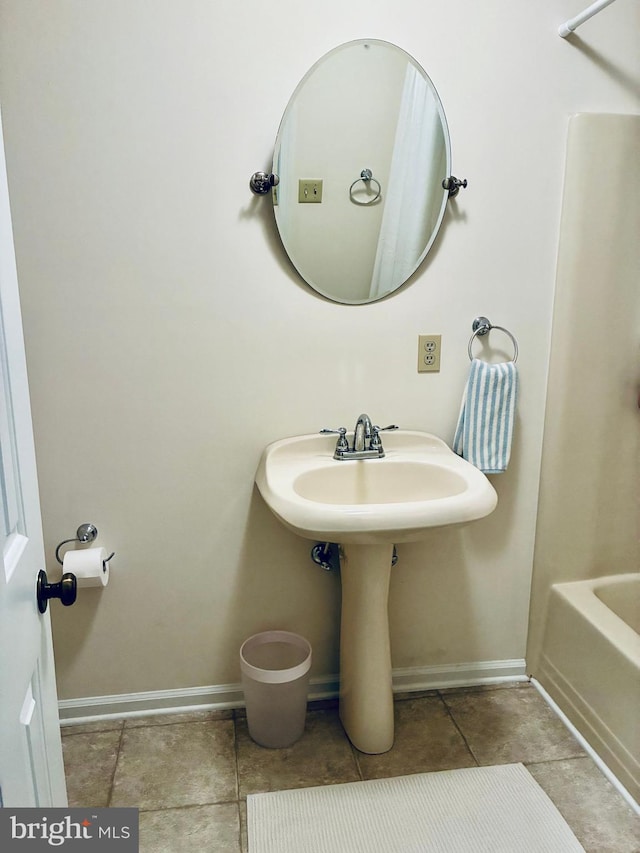817 Maple Ave, Waynesboro, VA 22980 - full bath with tile patterned flooring and baseboards