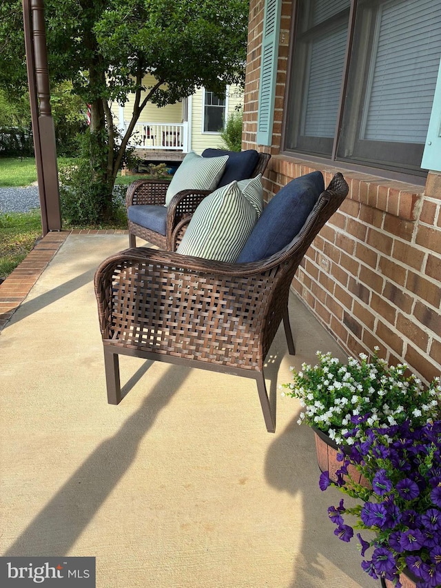 817 Maple Ave, Waynesboro, VA 22980 - view of covered porch