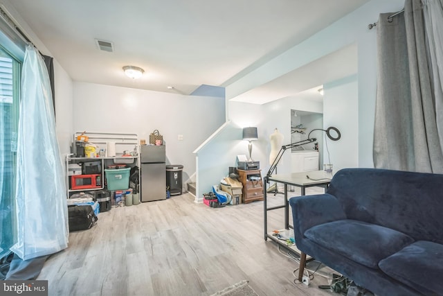 15198 Wentwood Ln, Woodbridge, VA 22191 - living area with wood finished floors