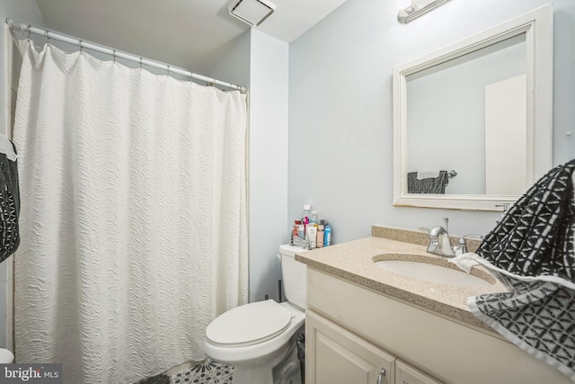 15198 Wentwood Ln, Woodbridge, VA 22191 - full bath featuring vanity and a shower with curtain