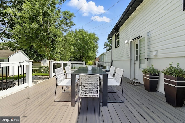 13727 Mahoney Dr, Woodbridge, VA 22193 - deck with outdoor dining space