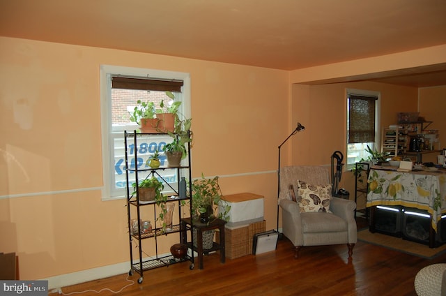 1400 Windsor Ave, Wilmington, DE 19804 - living area featuring wood finished floors