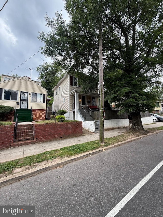 641 49th St NE, Washington, DC 20019 - view of front of home with entry steps