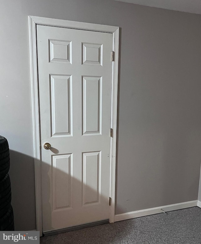 674 Honeysuckle Way, Pennsburg, PA 18073 - detailed view of baseboards and carpet flooring
