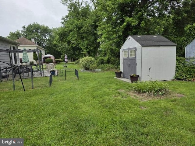 30 Belvue Ter, Aston, PA 19014 - view of grassy yard with a shed