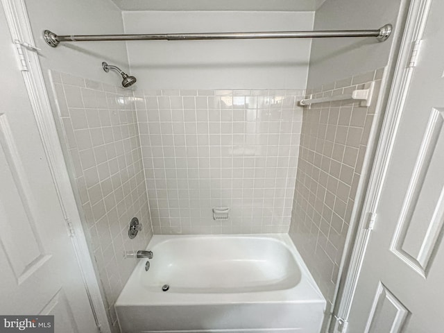 3801 Ridge Knoll Ct Unit 206A, Fairfax, VA 22033 - full bath with  shower combination