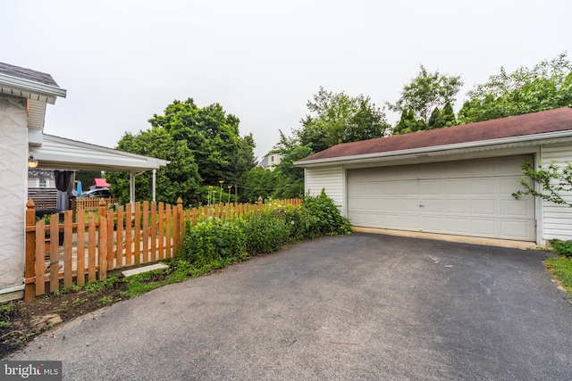 824 Lindale Ave, Drexel Hill, PA 19026 - view of detached garage
