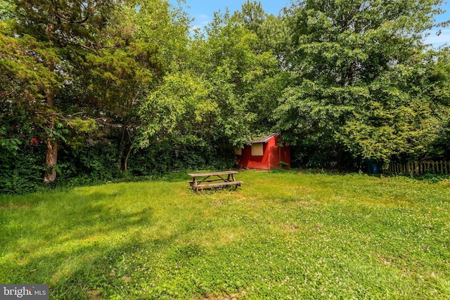6005 Frederick St, Springfield, VA 22150 - view of yard featuring a storage shed