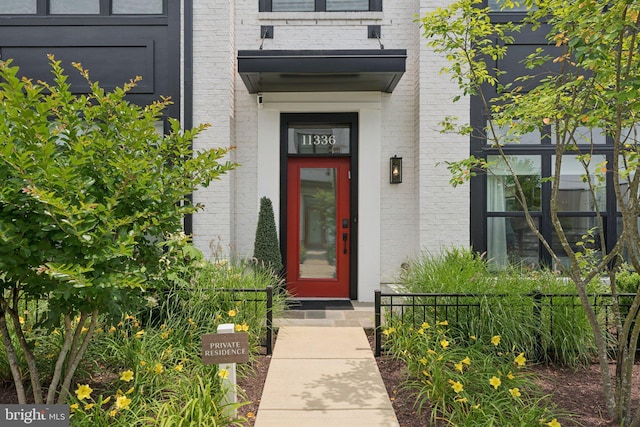 11336 Emerald Park Rd, Potomac, MD 20854 - entrance to property with brick siding