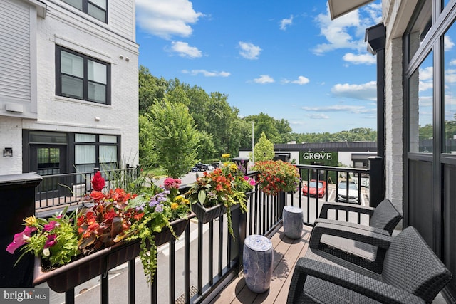 11336 Emerald Park Rd, Potomac, MD 20854 - view of balcony