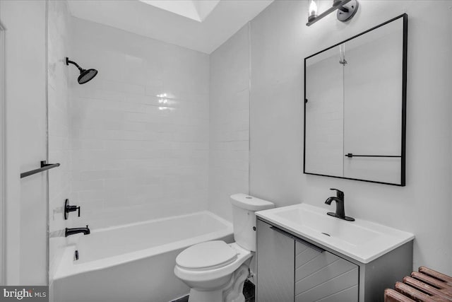 1528 Park Blvd, Camden, NJ 08103 - full bath with vanity and shower / washtub combination