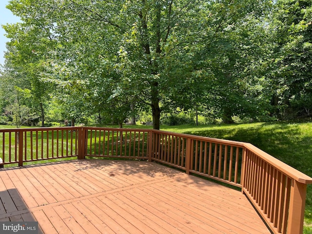 206 Excalibur Dr, Newtown Square, PA 19073 - view of wooden deck