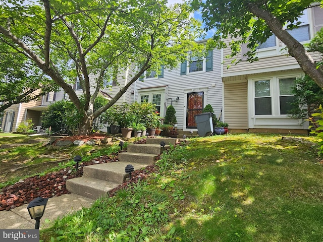 4751 Hedrick Ln, Woodbridge, VA 22193 - view of front of house featuring a front yard