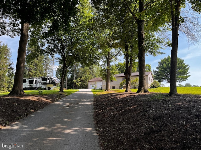 636 Pigeon Creek Rd, Pottstown, PA 19465 - view of front of property featuring asphalt driveway and a garage