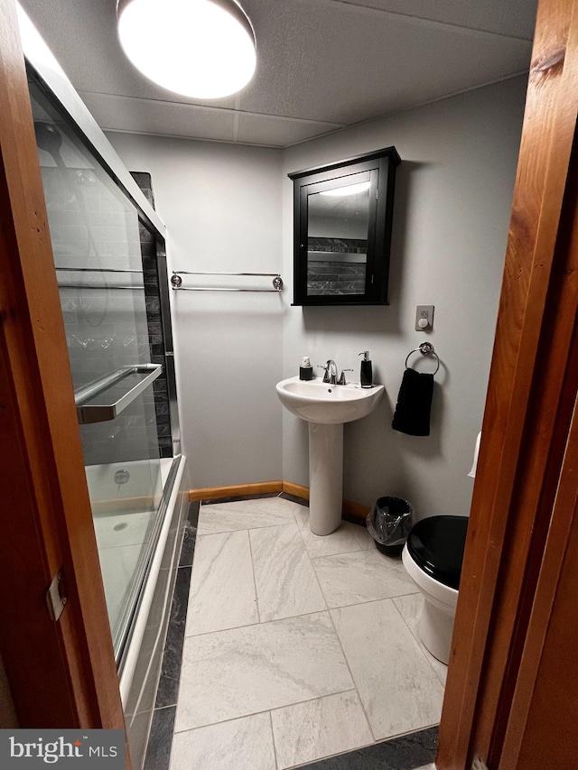 636 Pigeon Creek Rd, Pottstown, PA 19465 - bathroom with toilet and combined bath / shower with glass door