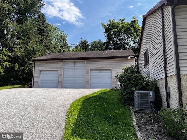 636 Pigeon Creek Rd, Pottstown, PA 19465 - view of detached garage