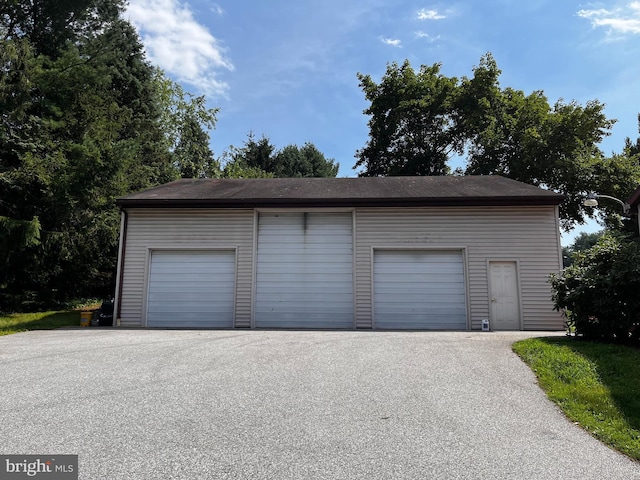 636 Pigeon Creek Rd, Pottstown, PA 19465 - view of detached garage