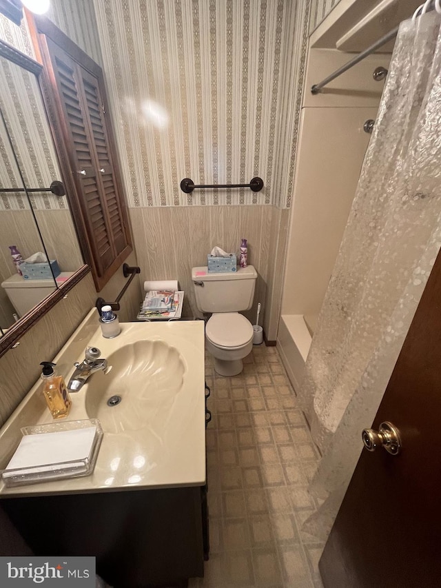 18 N 19th St, Surf City, NJ 08008 - bathroom with wallpapered walls, vanity, and shower / bathtub combination with curtain